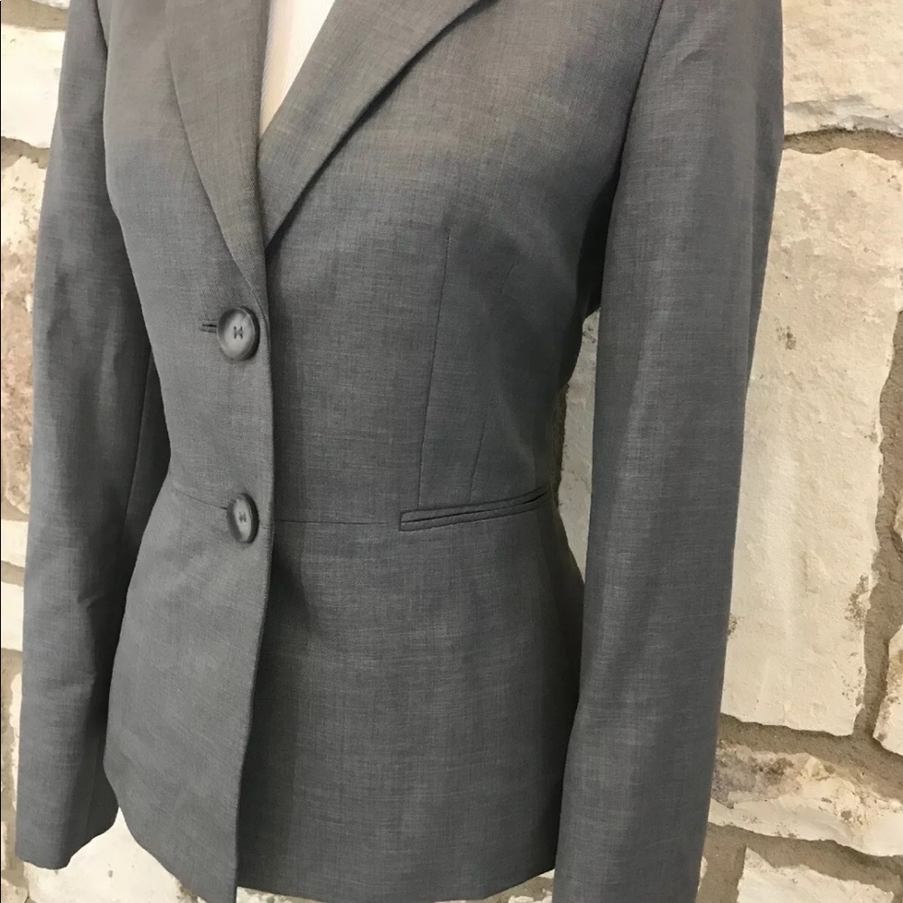Blazer - Picture 4 of 5